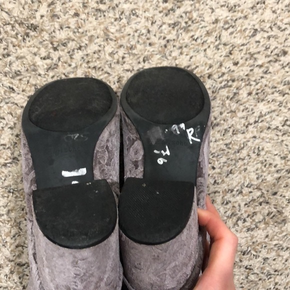 Zigi Soho Nydia Ankle Boots Size 9.5 Gray Velvet Floral Paisley - Picture 6 of 8